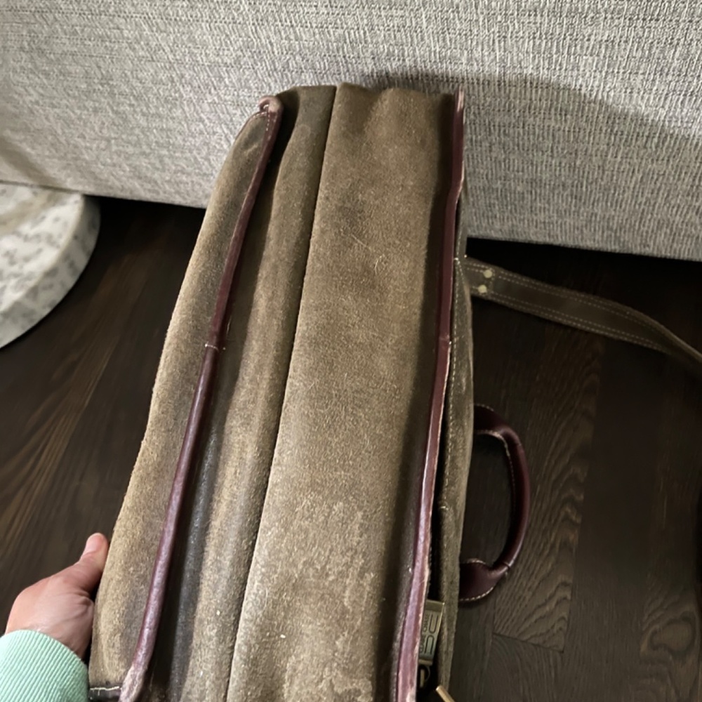 Legendary Executive Computer Briefcase - Picture 8 of 12